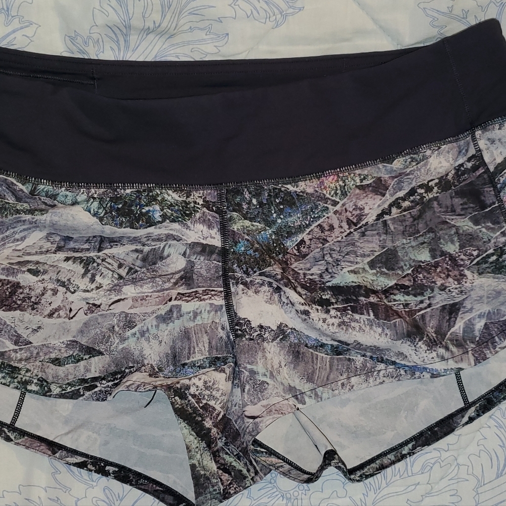 Lululemon Speed Up shorts, 2.5", size 8